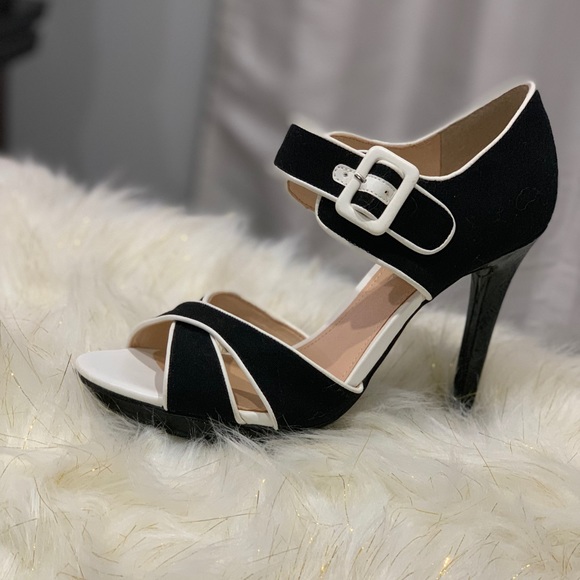 Marc Fisher Shoes - Marc Fisher strappy heels size size 7